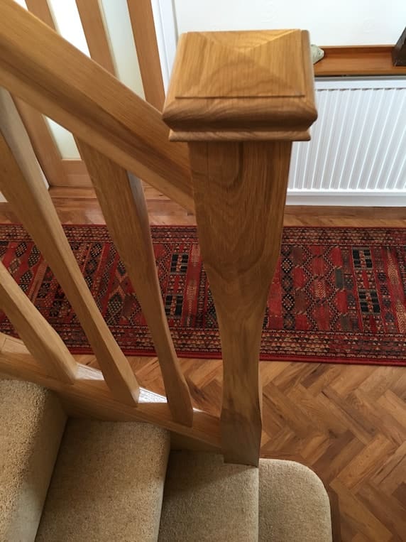 tapered skeel newel post with pyramid cap