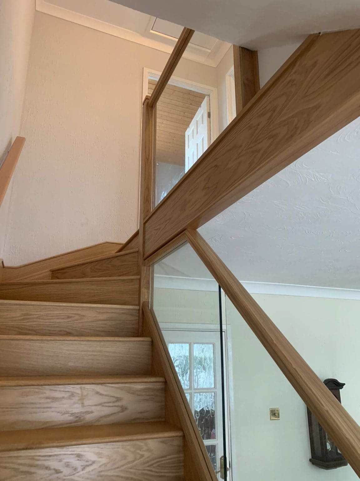An Abbott-Wade oak & embedded glass staircase renovation in Plymouth