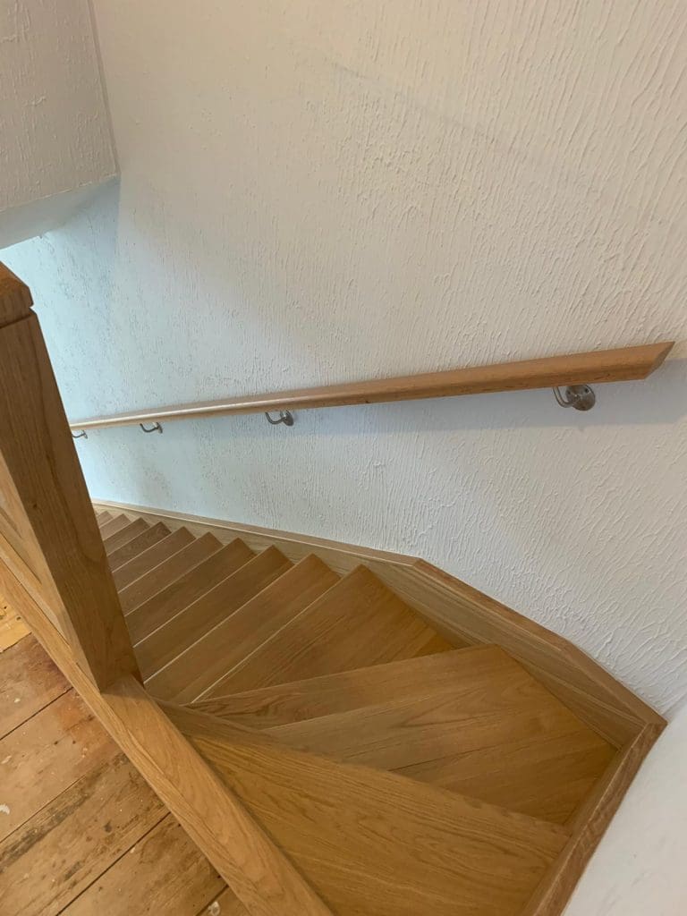 An Abbott-Wade oak & embedded glass staircase renovation in Plymouth